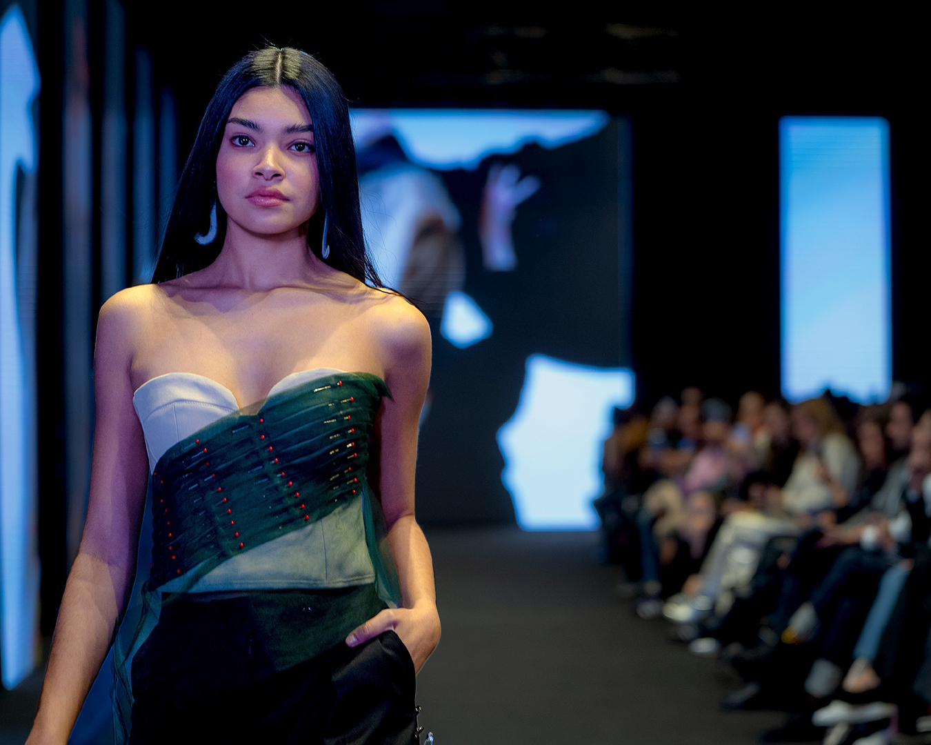 creacion-diseño-costura-alumnas-escuela-burgo-corset-deconstruido-verde