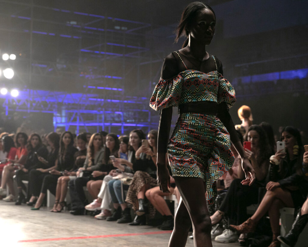 pasarela-fashion-week-burgo-alumnas-disenadoras-african-pattern